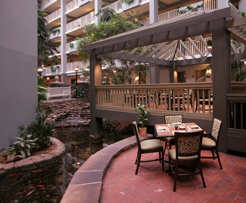 Embassy Suites By Hilton Pittsburgh International Airport - Coraopolis, PA