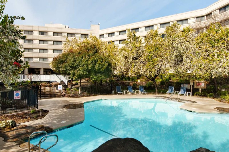 Doubletree By Hilton Hotel Pleasanton At The Club - Pleasanton, CA