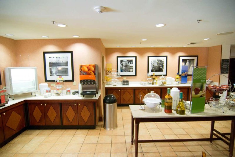 Hampton Inn Raleigh-Capital Blvd. North - Raleigh, NC
