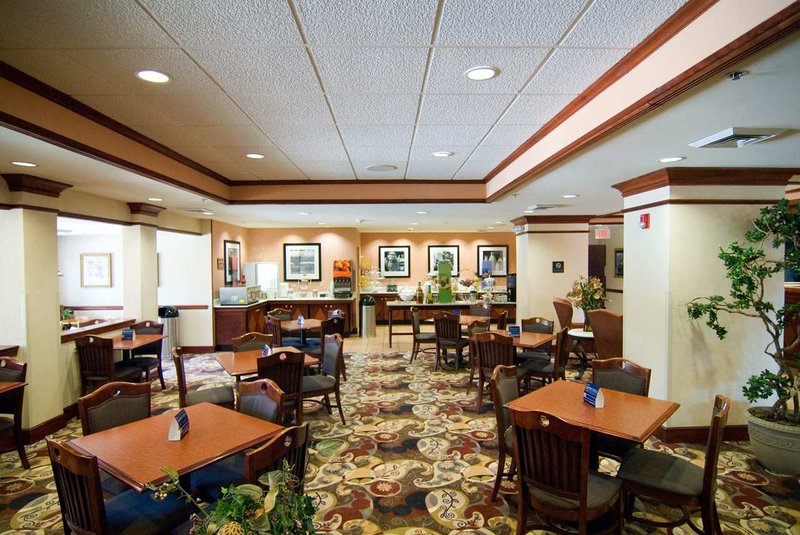 Hampton Inn Raleigh-Capital Blvd. North - Raleigh, NC