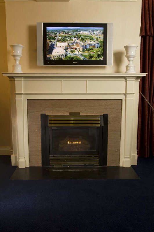Hotel Roanoke & Conference Center, A Doubletree Hotel - Roanoke, VA