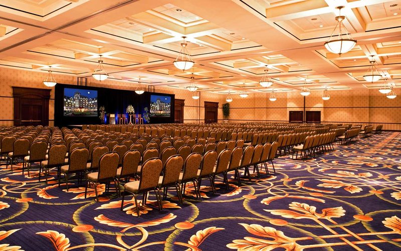Hotel Roanoke & Conference Center, A Doubletree Hotel - Roanoke, VA