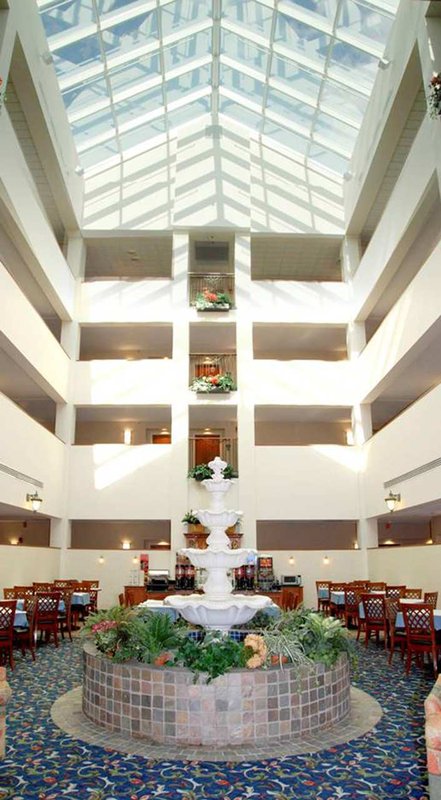 Hampton Inn & Suites Rockville Centre - Rockville Centre, NY