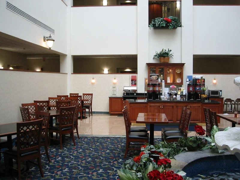 Hampton Inn & Suites Rockville Centre - Rockville Centre, NY