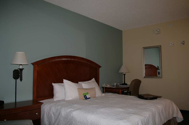 Hampton Inn San Antonio Northwoods - San Antonio, TX