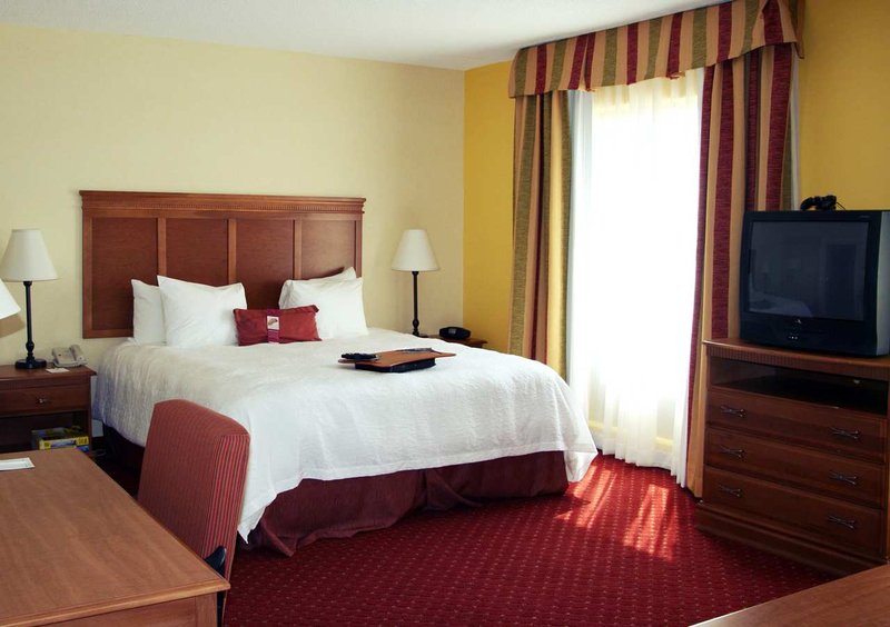 Hampton Inn & Suites Louisville East - Louisville, KY
