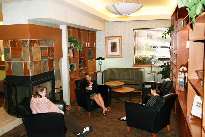 Hampton Inn & Suites Seattle-North/Lynnwood - Lynnwood, WA