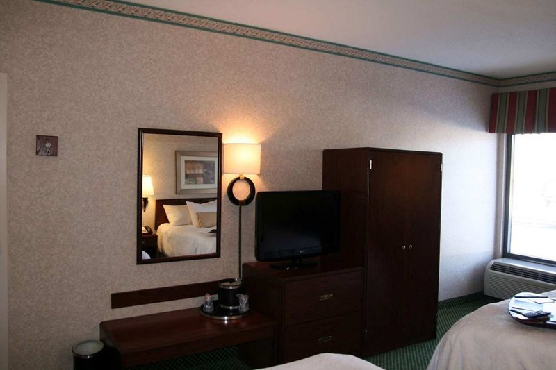 Hampton Inn & Suites Sandusky/Milan - Milan, OH