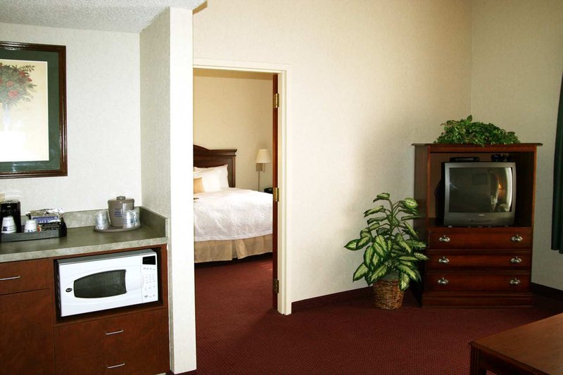 Hampton Inn & Suites Springfield - Springfield, MO