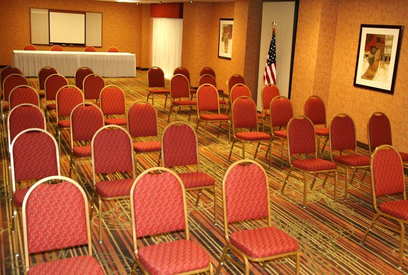 Hampton Inn and Suites - Streetsboro, OH