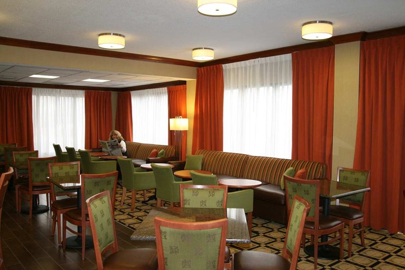 Hampton Inn St. Louis/Westport - Maryland Heights, MO