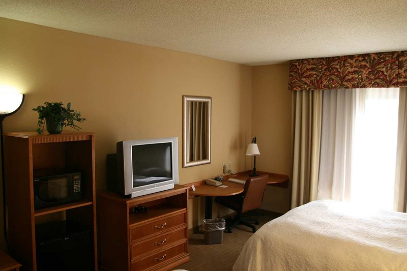 Hampton Inn-Tampa East - Seffner, FL