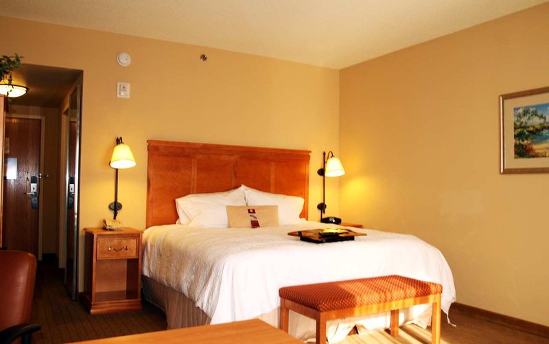 Hampton Inn-Tampa East - Seffner, FL