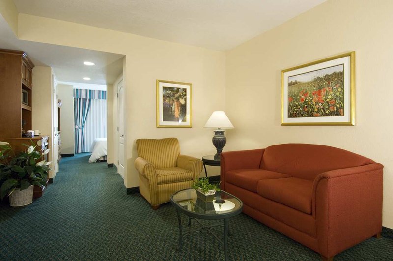 Hilton Garden Inn Tampa North - Tampa, FL