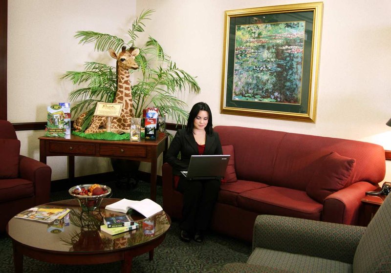Hampton Inn & Suites Tampa-North - Tampa, FL
