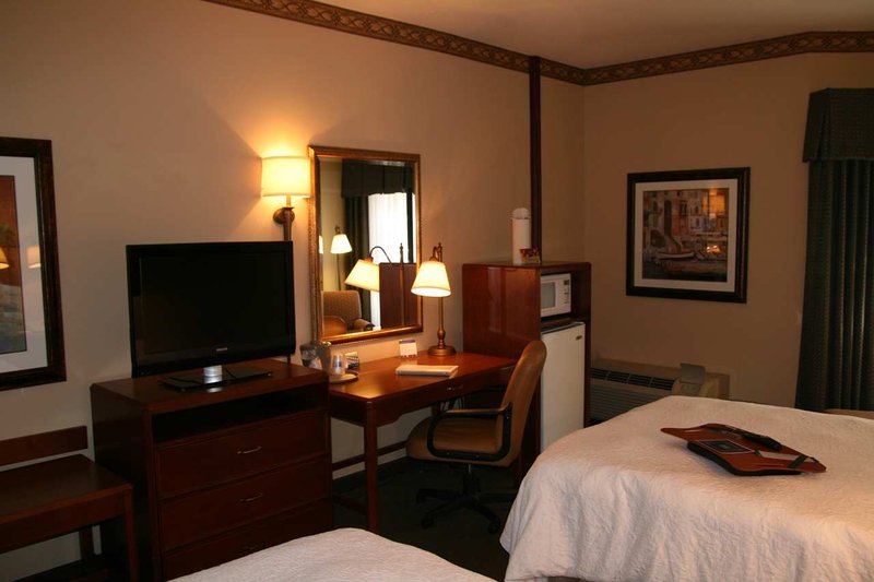 Hampton Inn & Suites Tampa-North - Tampa, FL
