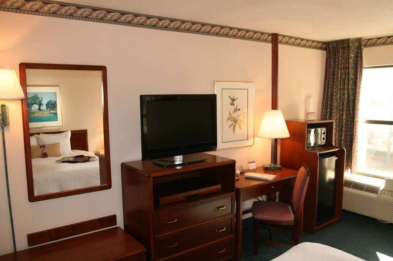 Hampton Inn & Suites Tampa-North - Tampa, FL