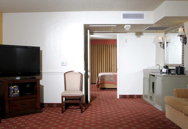 Doubletree Suites By Hilton Hotel Tucson-Williams Center - Tucson, AZ