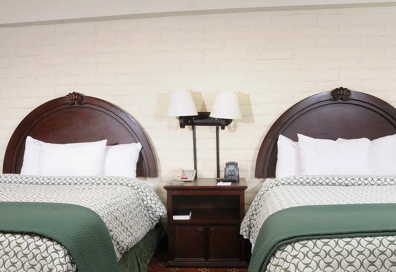 Doubletree Suites By Hilton Hotel Tucson-Williams Center - Tucson, AZ