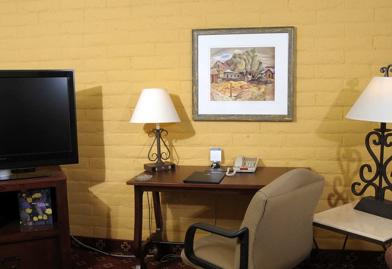 Doubletree Suites By Hilton Hotel Tucson-Williams Center - Tucson, AZ