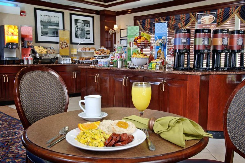 Hampton Inn Dulles/Cascades - Sterling, VA