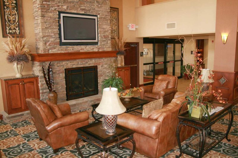 Hampton Inn & Suites Youngstown/Canfield - Canfield, OH