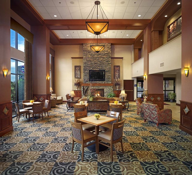 Hampton Inn & Suites Youngstown/Canfield - Canfield, OH