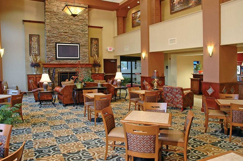 Hampton Inn & Suites Youngstown/Canfield - Canfield, OH
