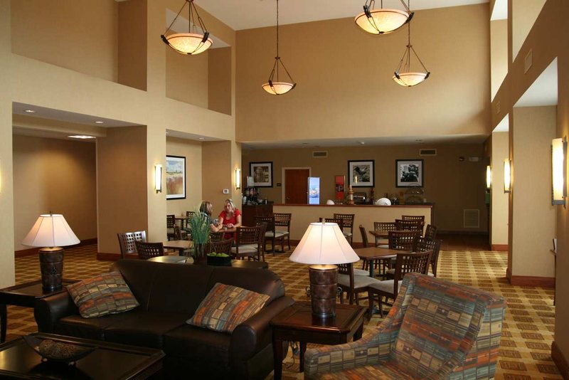 Hampton Inn & Suites Greeley - Greeley, CO
