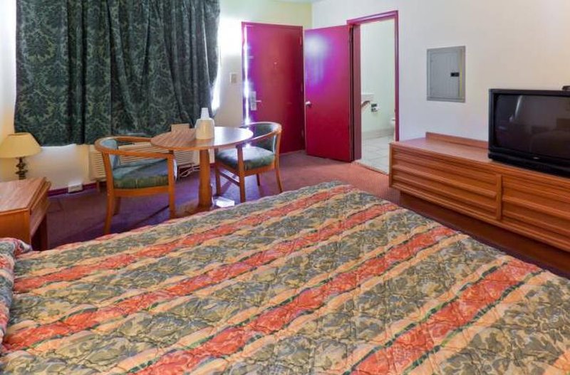 Budget Inn & Suites - Mount Ephraim, NJ