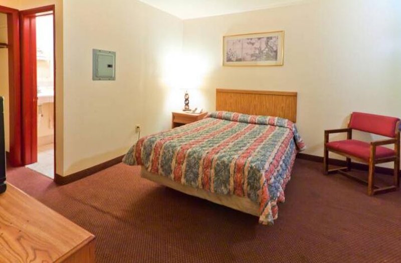 Budget Inn & Suites - Mount Ephraim, NJ