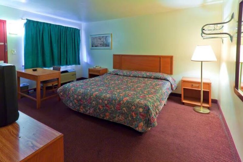 Budget Inn & Suites - Mount Ephraim, NJ