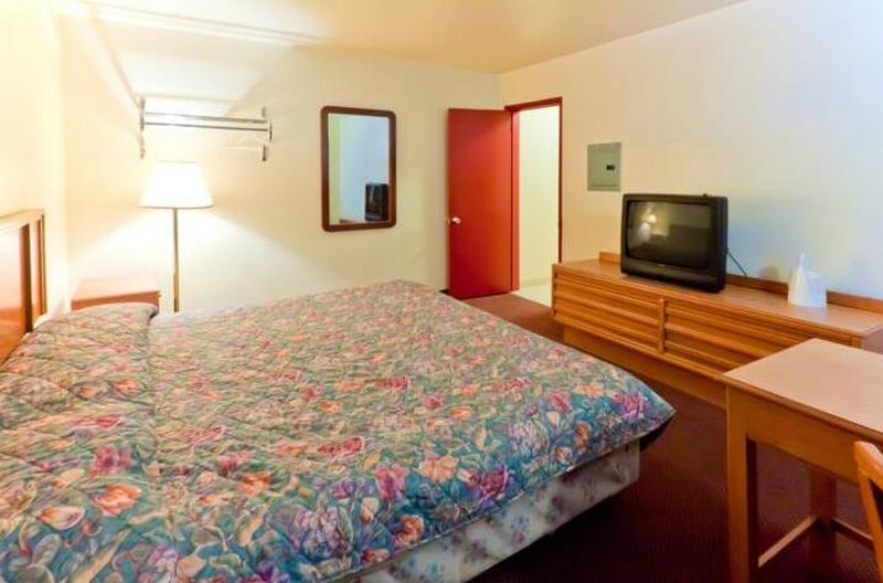 Budget Inn & Suites - Mount Ephraim, NJ