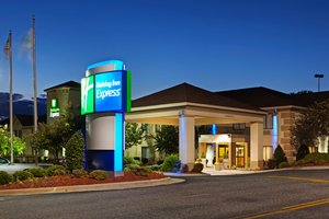 Holiday Inn Express US 74 Shelby