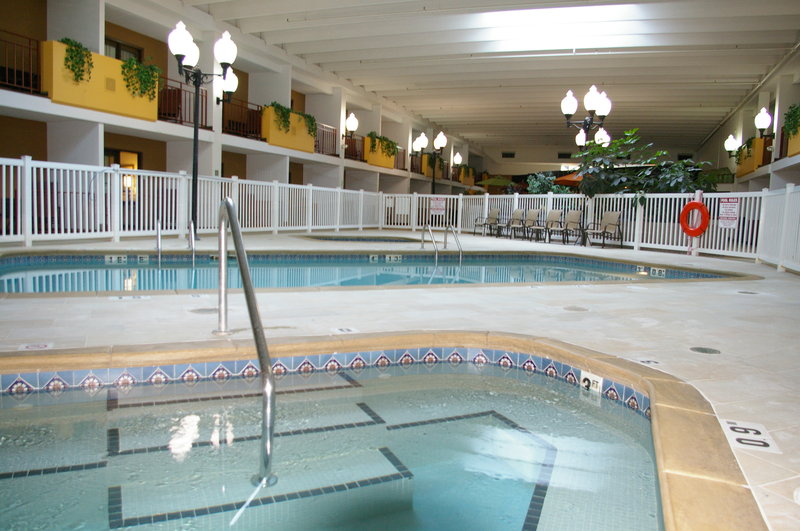 Holiday Inn AUSTIN CONFERENCE CENTER - Austin, MN