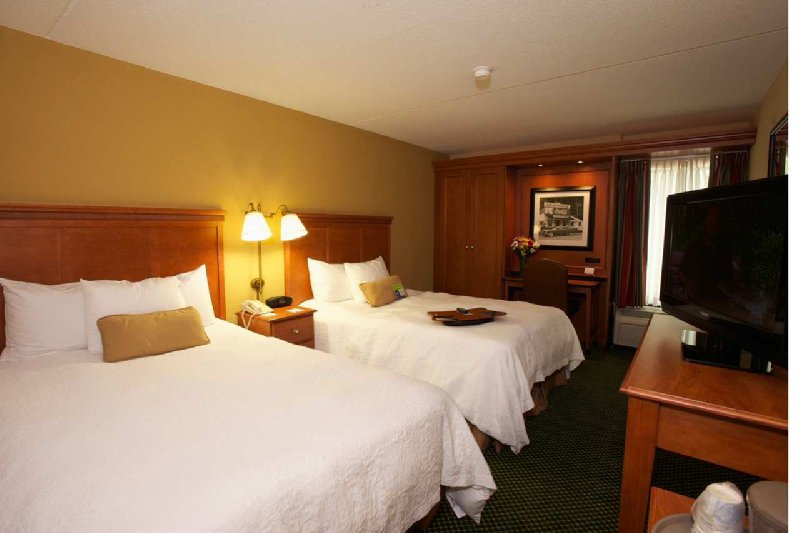 Hampton Inn-Airport - Coraopolis, PA