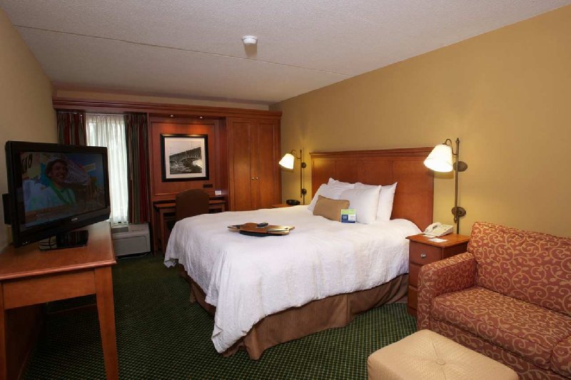 Hampton Inn-Airport - Coraopolis, PA