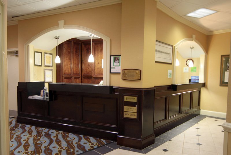 Holiday Inn CHARLESTON-RIVERVIEW - Charleston, SC