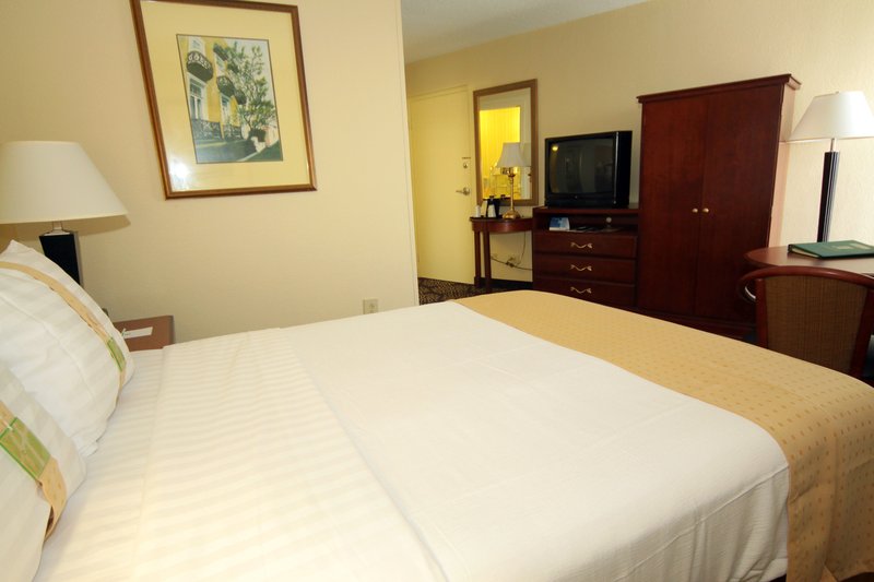 Holiday Inn CHARLESTON-RIVERVIEW - Charleston, SC