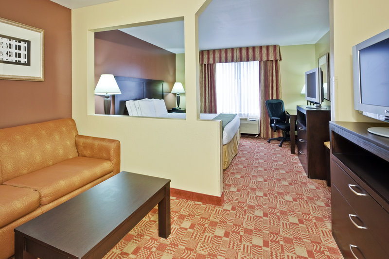 Baymont Inn & Suites - Albany, GA