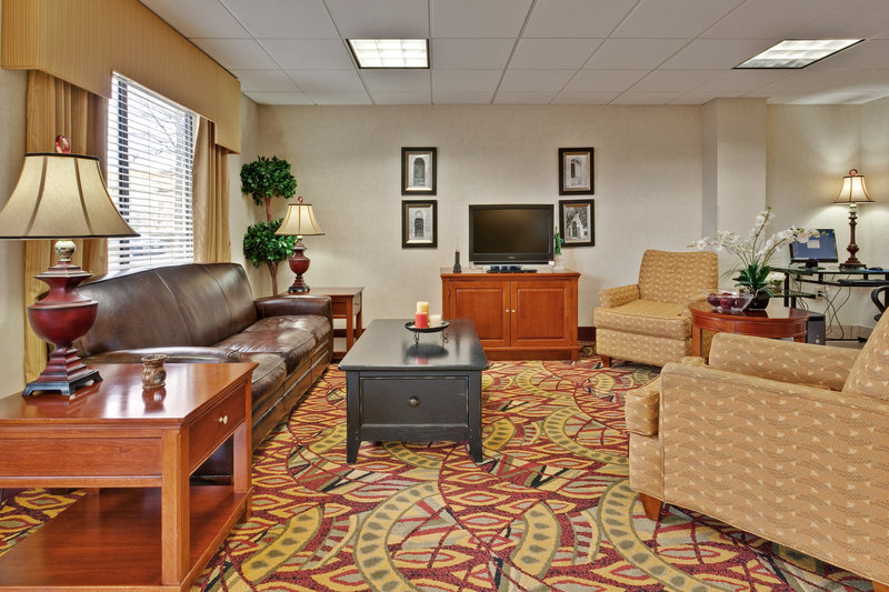 Baymont Inn & Suites - Albany, GA
