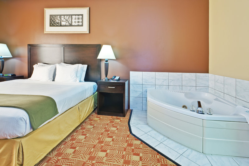 Baymont Inn & Suites - Albany, GA