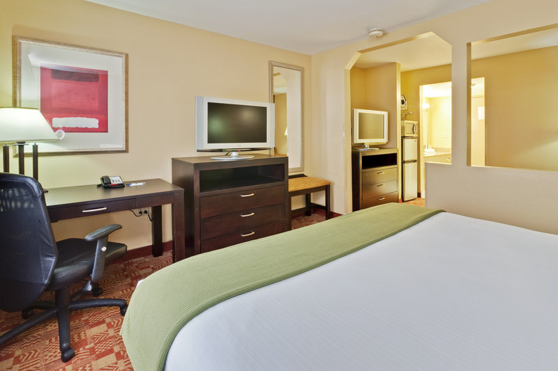 Baymont Inn & Suites - Albany, GA