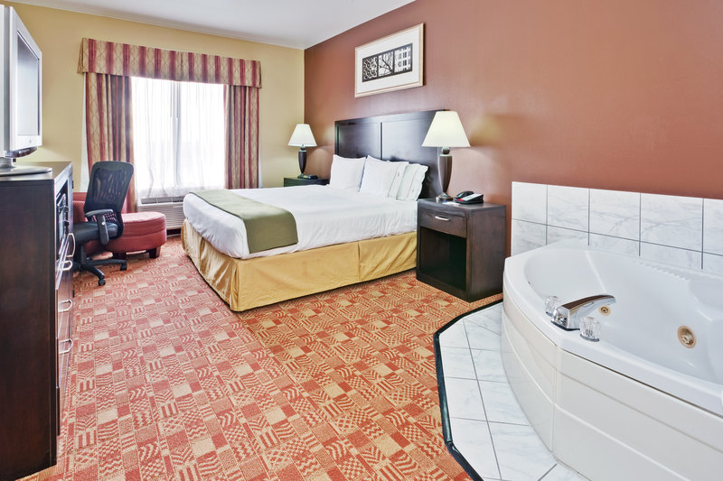 Baymont Inn & Suites - Albany, GA
