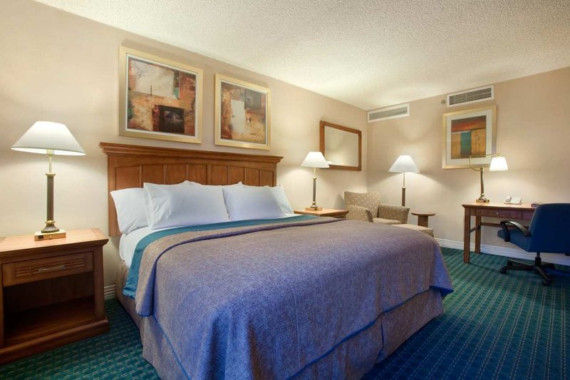 DoubleTree By Hilton San Bernardino - San Bernardino, CA