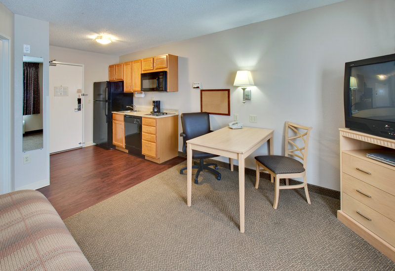 Candlewood Suites-Fargo-N - Leonard, ND