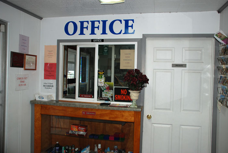 Budget Inn - Marinette, WI