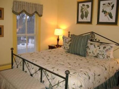 Inn At Grey Gables B & B - Charlevoix, MI