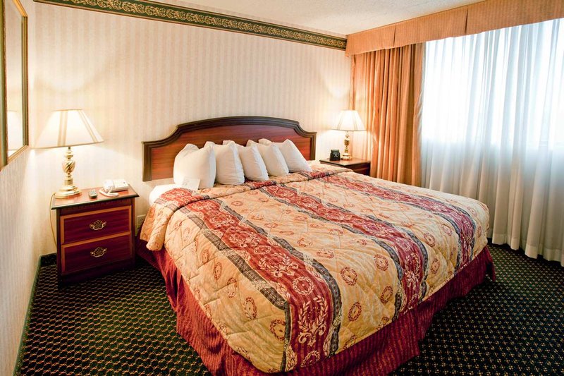 Embassy Suites by Hilton Detroit-Livonia-Novi - Livonia, MI