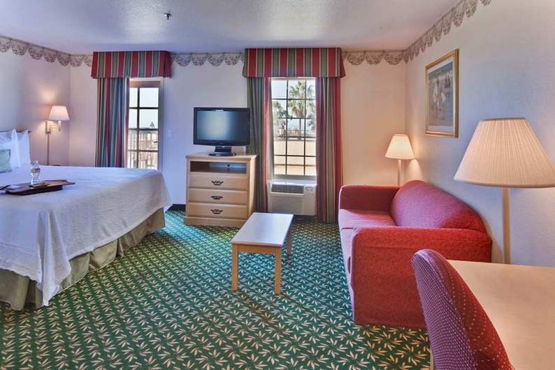 Hampton Inn & Suites Hermosa Beach - Hermosa Beach, CA